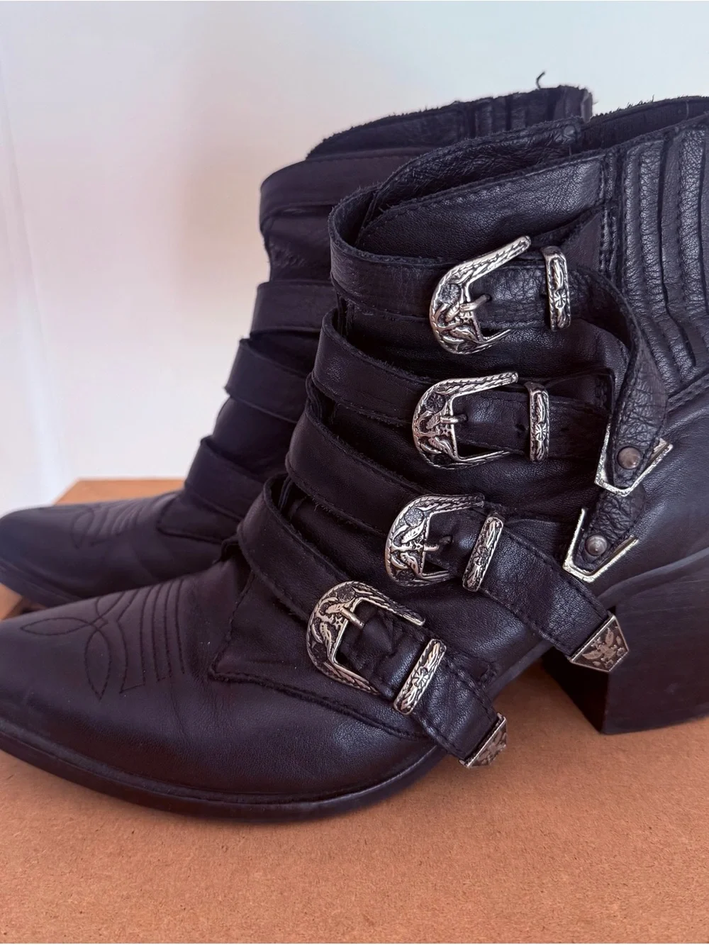 Steve Madden Black Leather Buckle Western Ankle Boots